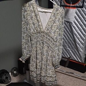 Max Studio Cream Floral V-Neck Long Sleeve Mini Dress